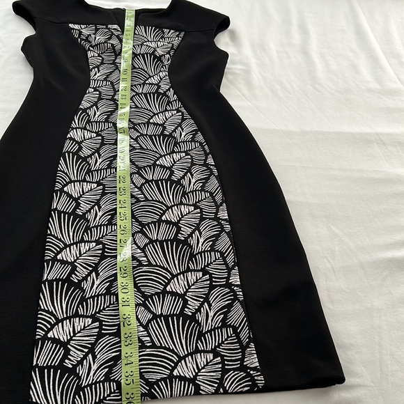 Connected Apparel Sleeveless dress. Black and white. Size 6. - Picture 7 of 8